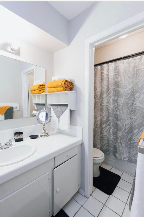 Enticing 1Br Apartment In The Heart Of The Heights Хюстън Екстериор снимка